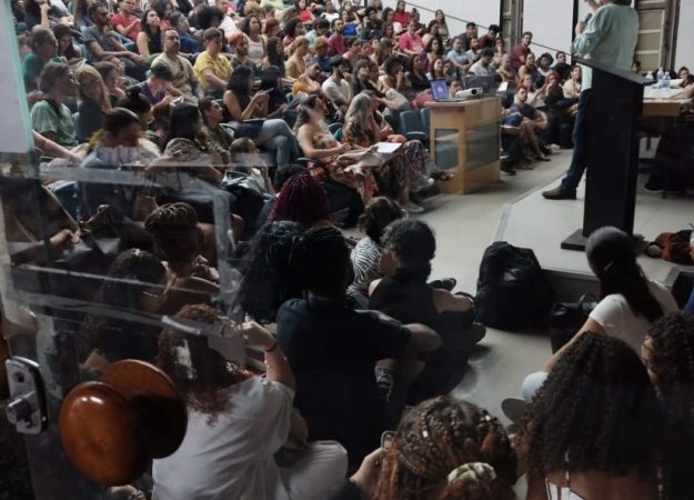 Aula inaugural do Instituto de Psicologia lota auditório