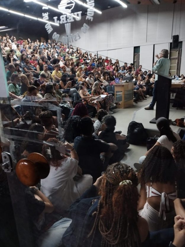Aula inaugural do Instituto de Psicologia lota auditório